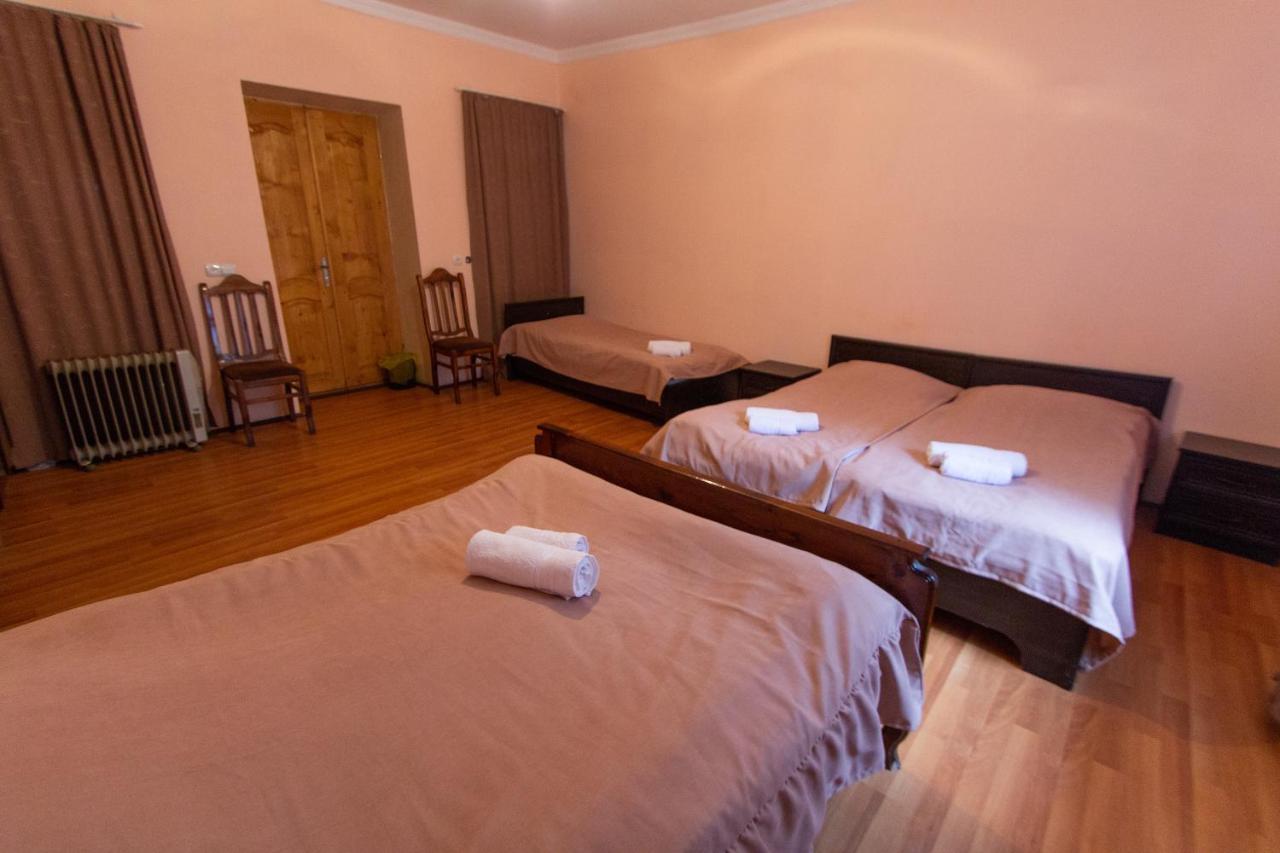 Eka&Nino Guesthouse Mestia Luaran gambar